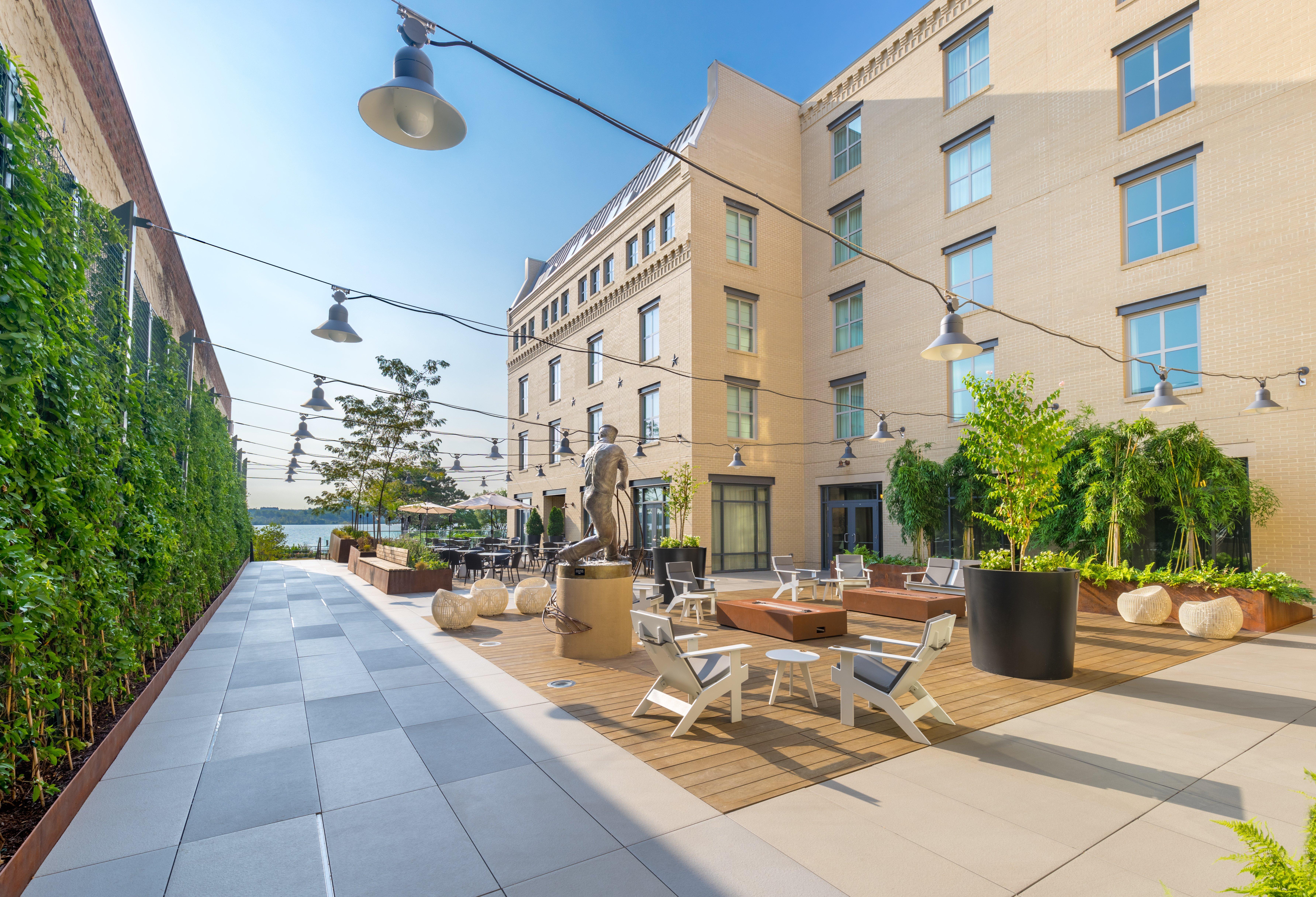 Hotel Indigo Old Town Alexandria By Ihg Exterior photo